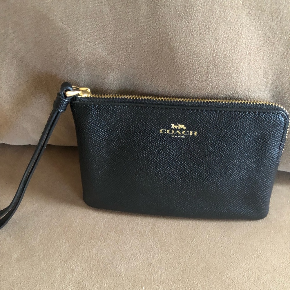 COACH  wristlet